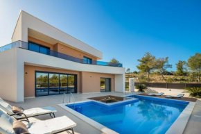 Beautiful Villa Golden Dream